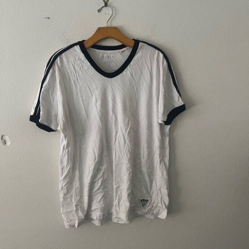 Guess T-Shirt Size Large